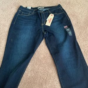 Ladies Levi’s jeans